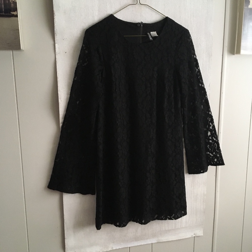 Black Lace Long Blouse w/sheer bell sleeves S: 4